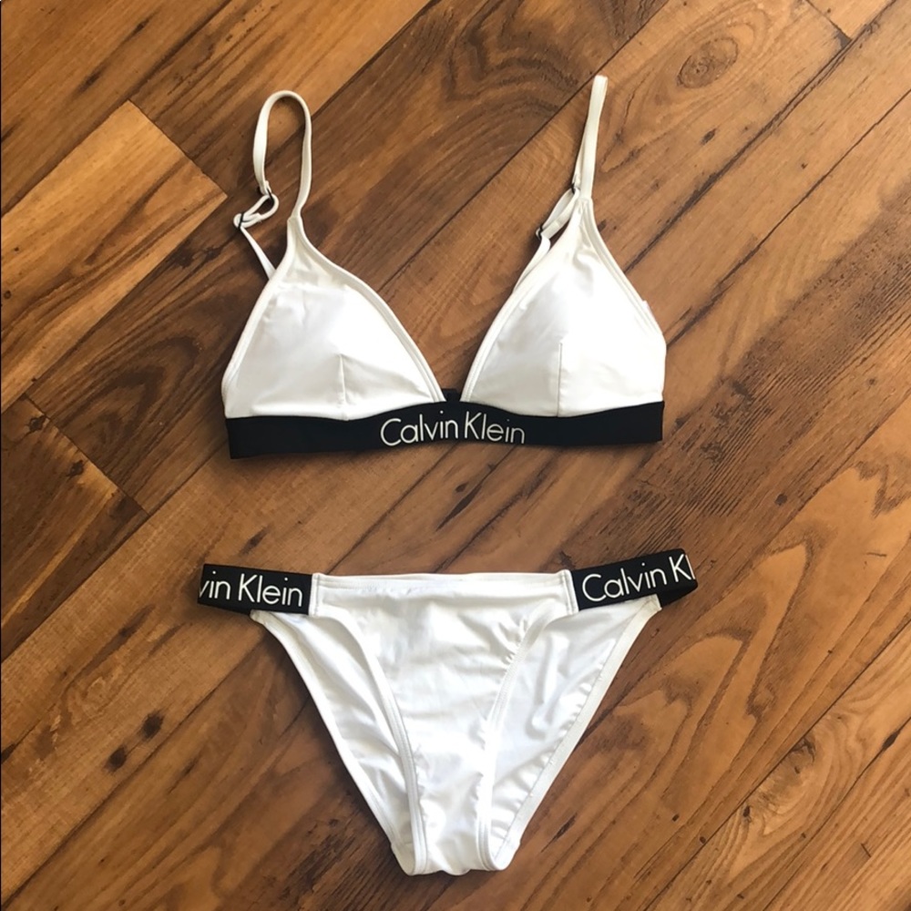 Calvin Klein bikini Size M